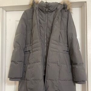 Jones New York Ladies Down Coat Fur Trim Hood Gray Color Size M